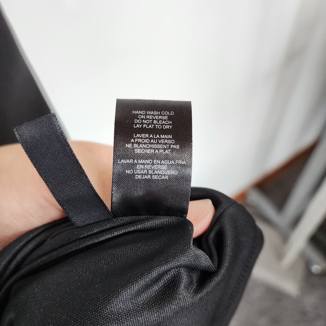 제시카심슨 블랙 홀터넥 금장 장식 원피스 상품이미지7