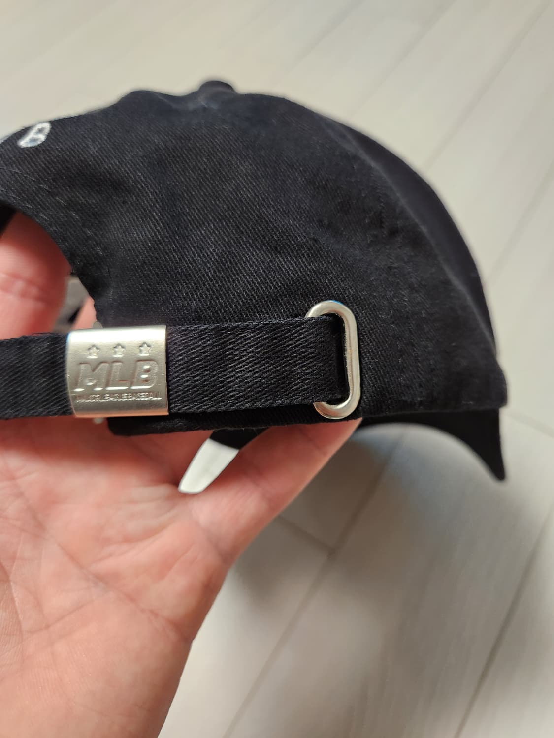 MLB 블랙 볼캡 모자(새상품급)

오염 하자없이 깨끗해요^^

세탁해뒀 상품이미지4