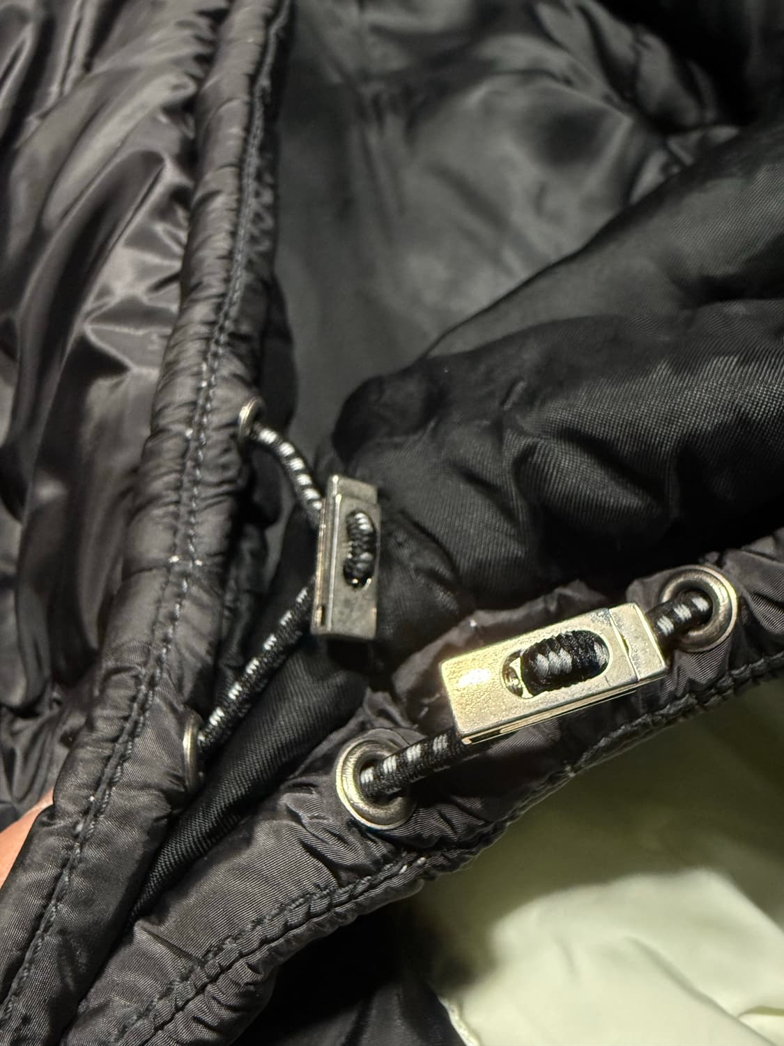 Eytys 이티스 레이저 레더 슬리브 패딩 상품이미지4