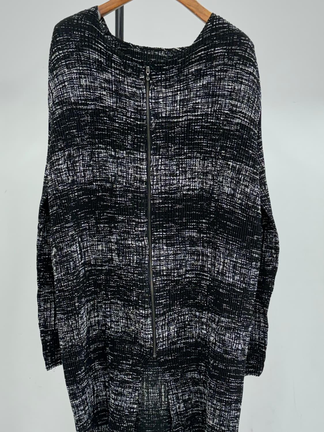 이세이 미야케 짚업 롱 가디건 상품이미지3