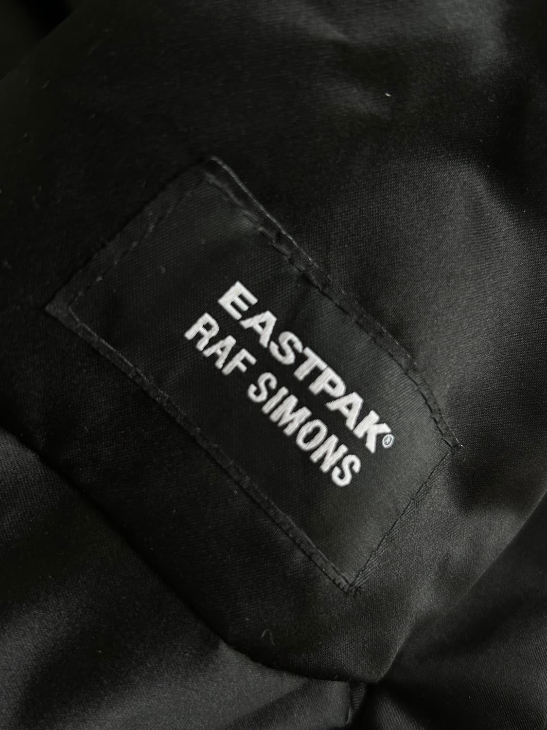 EASTPAK x RAF SIMONS Poster Backpack 상품이미지3