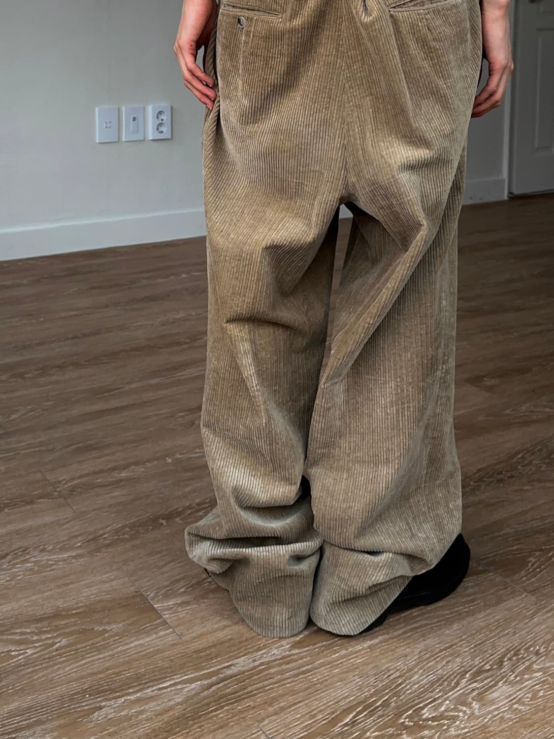 Studio by Intermezzo 와이드 코듀로이 트라우저 상품이미지2