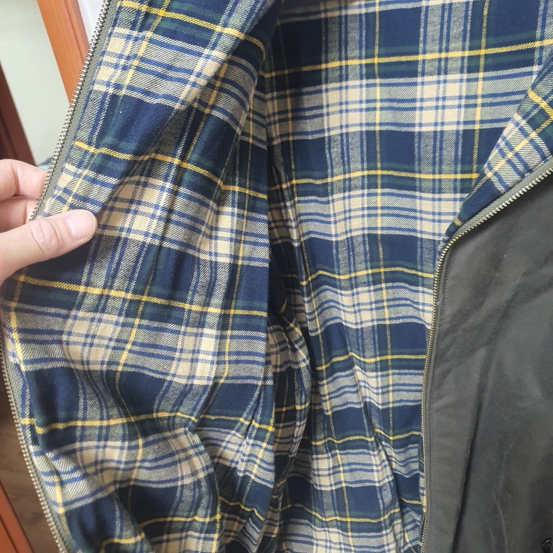 폴로 랄프로렌 왁스드 바라쿠타 자켓 판매합니다. 상품이미지4