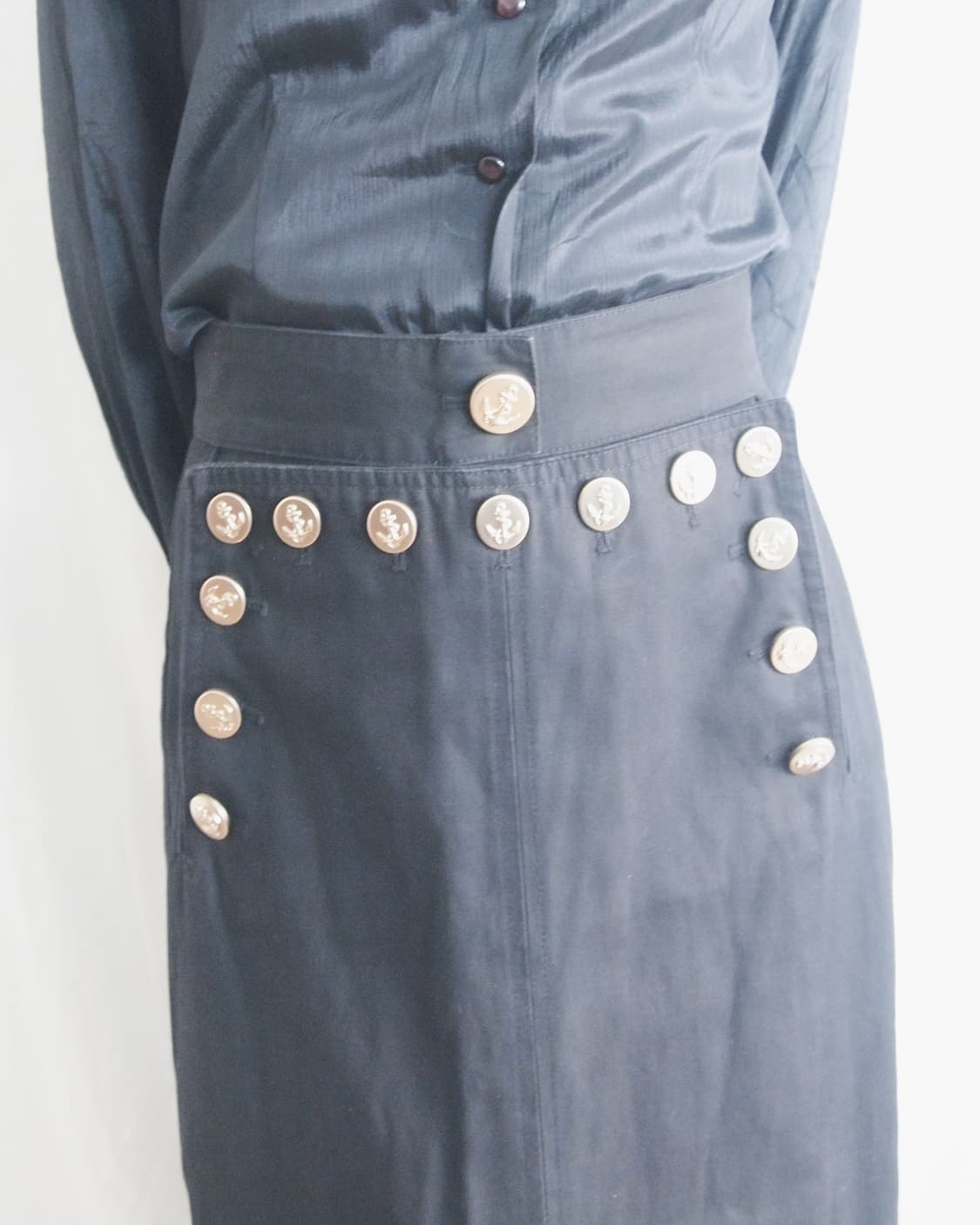 돌체앤가바나 금장 마린 버튼 블랙 레더패널 롱스커트 상품이미지3