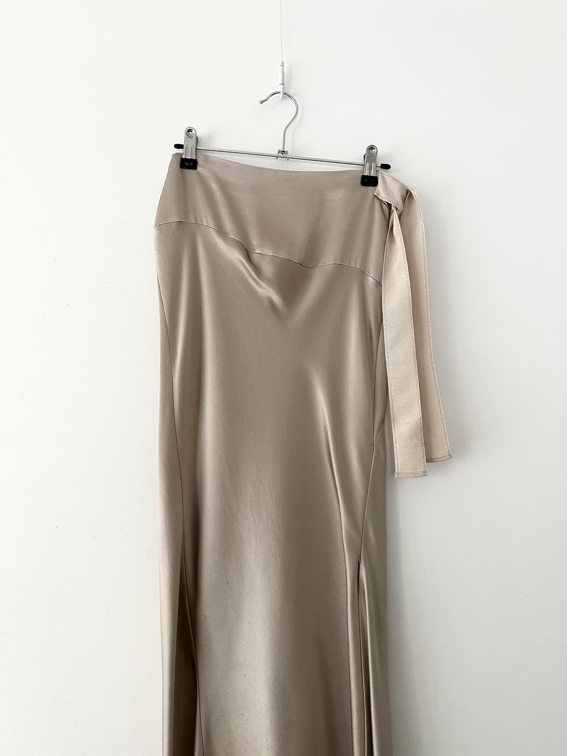 Glossy strap feminine skirt  상품이미지2