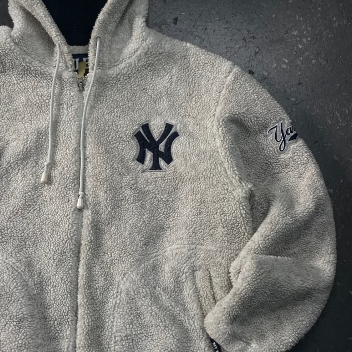 100 MLB 올드스쿨 양키즈 뽀글이 후리스 상품이미지2