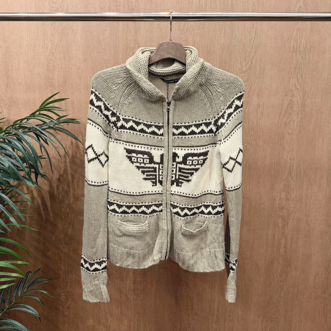 블루노트 니트 집업 가디건 이글 자카드 패턴 디테일 레귤러핏 베이지 상품이미지1