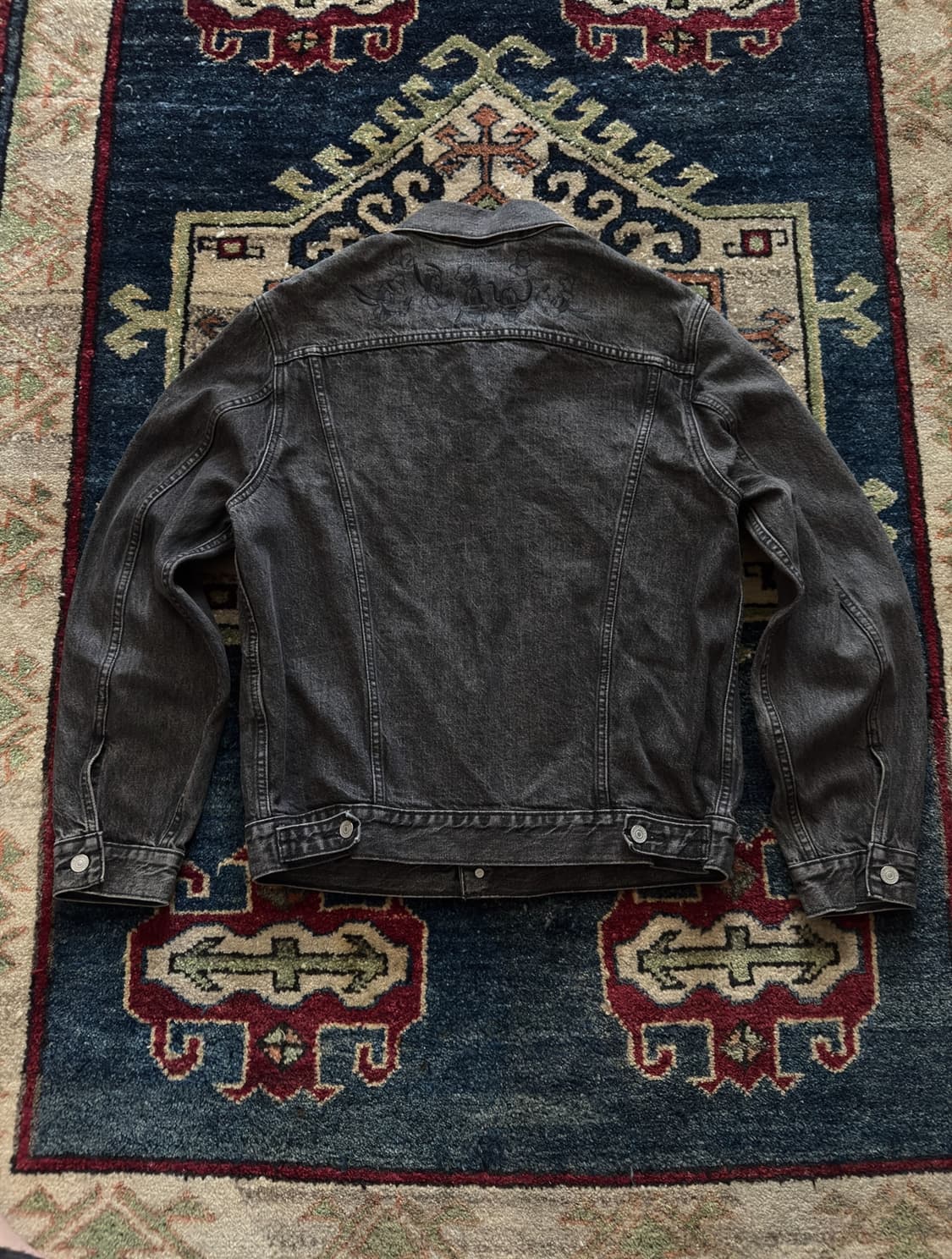 Levi's x Disney 컬렉션 흑청 데님 트러커 자켓 상품이미지2