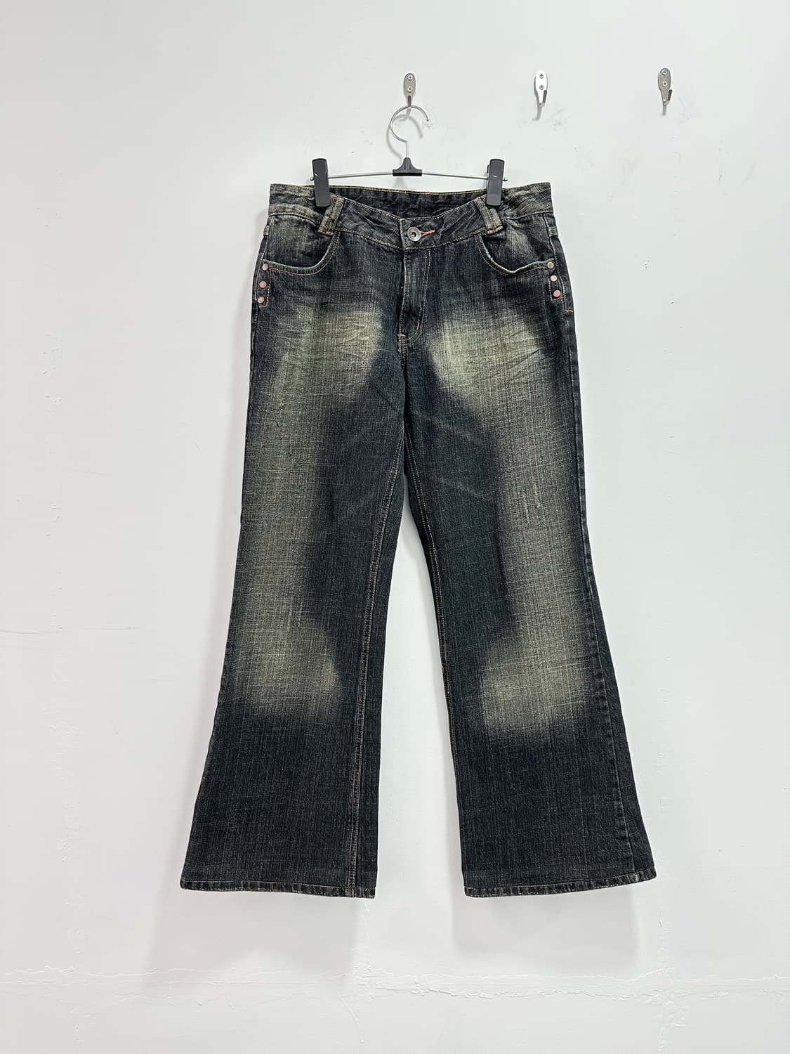 Vintage back stud point fade flare jeans 상품이미지5