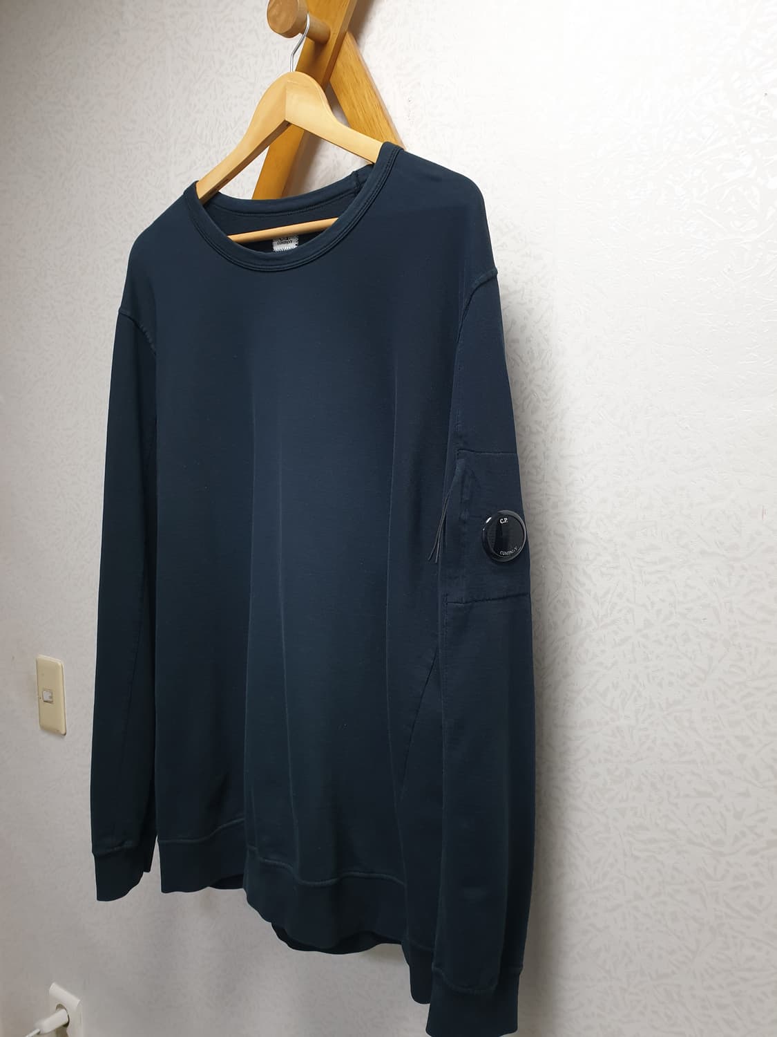 [xxl/정품] cp컴퍼니 렌즈와펜 맨투맨 블랙 상품이미지2