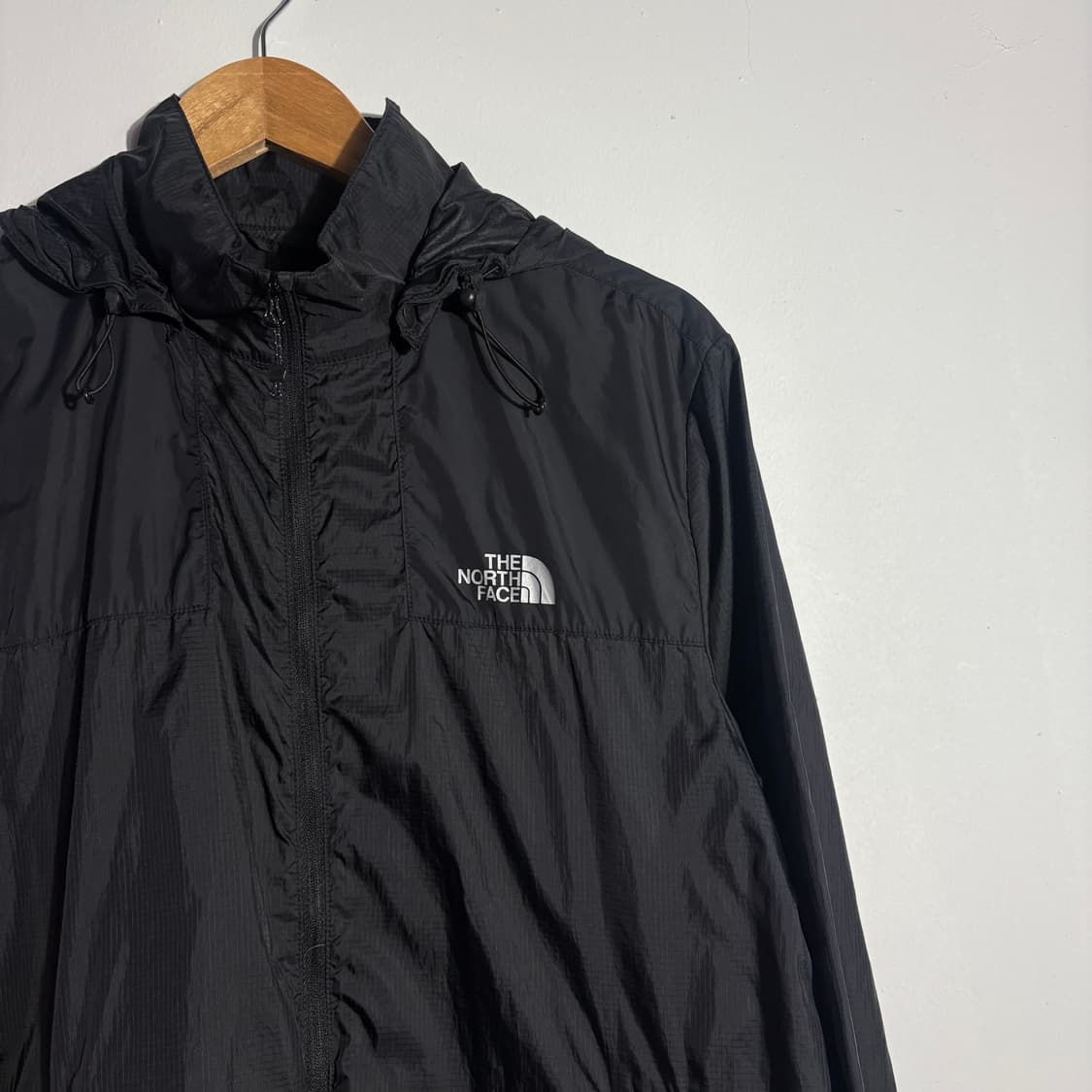 노스페이스 블랙 경량 바람막이 자켓 (무료배송) 상품이미지2