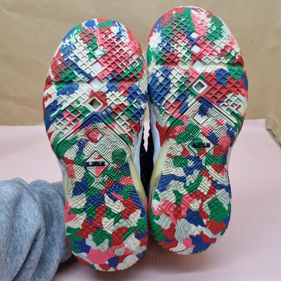 나이키 르브론18 운동화235 상품이미지3