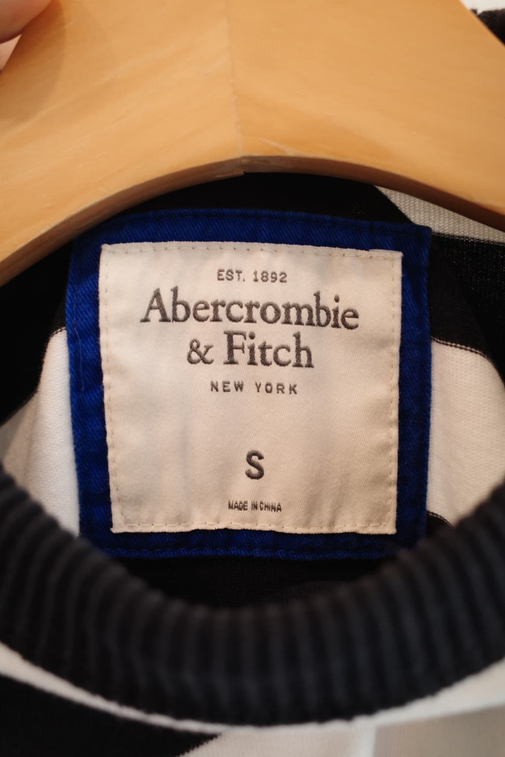 Abercrombie & Fitch 아베크롬비 자수 롱슬리브  상품이미지4