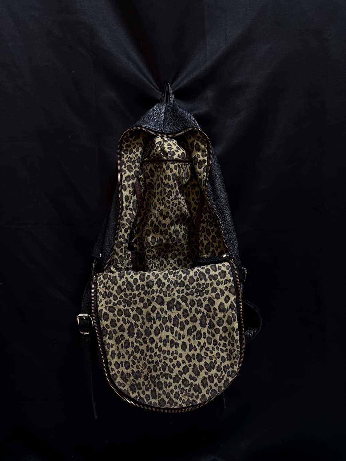 “Unknown” Leopard Buckle Detail Bag 상품이미지1