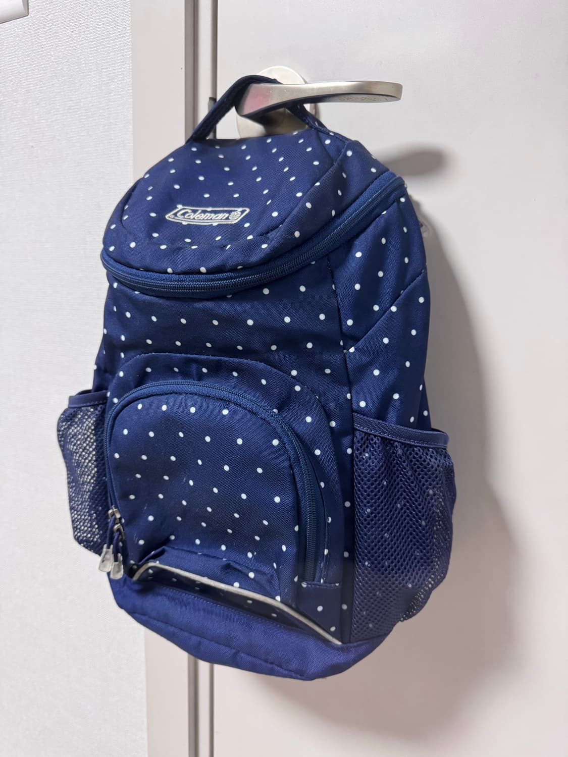 콜맨 네이비 도트 미니 백팩 상품이미지3