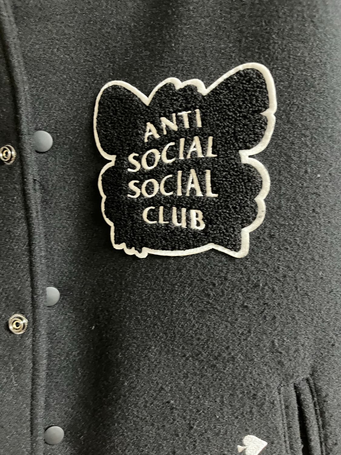 [L] 안티소셜클럽 x 베이스크림 바시티 자켓 상품이미지3