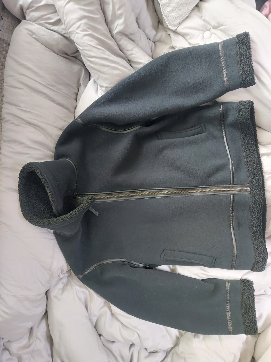 유니클로 jw앤더슨 무스탕후리스 xl 상품이미지1