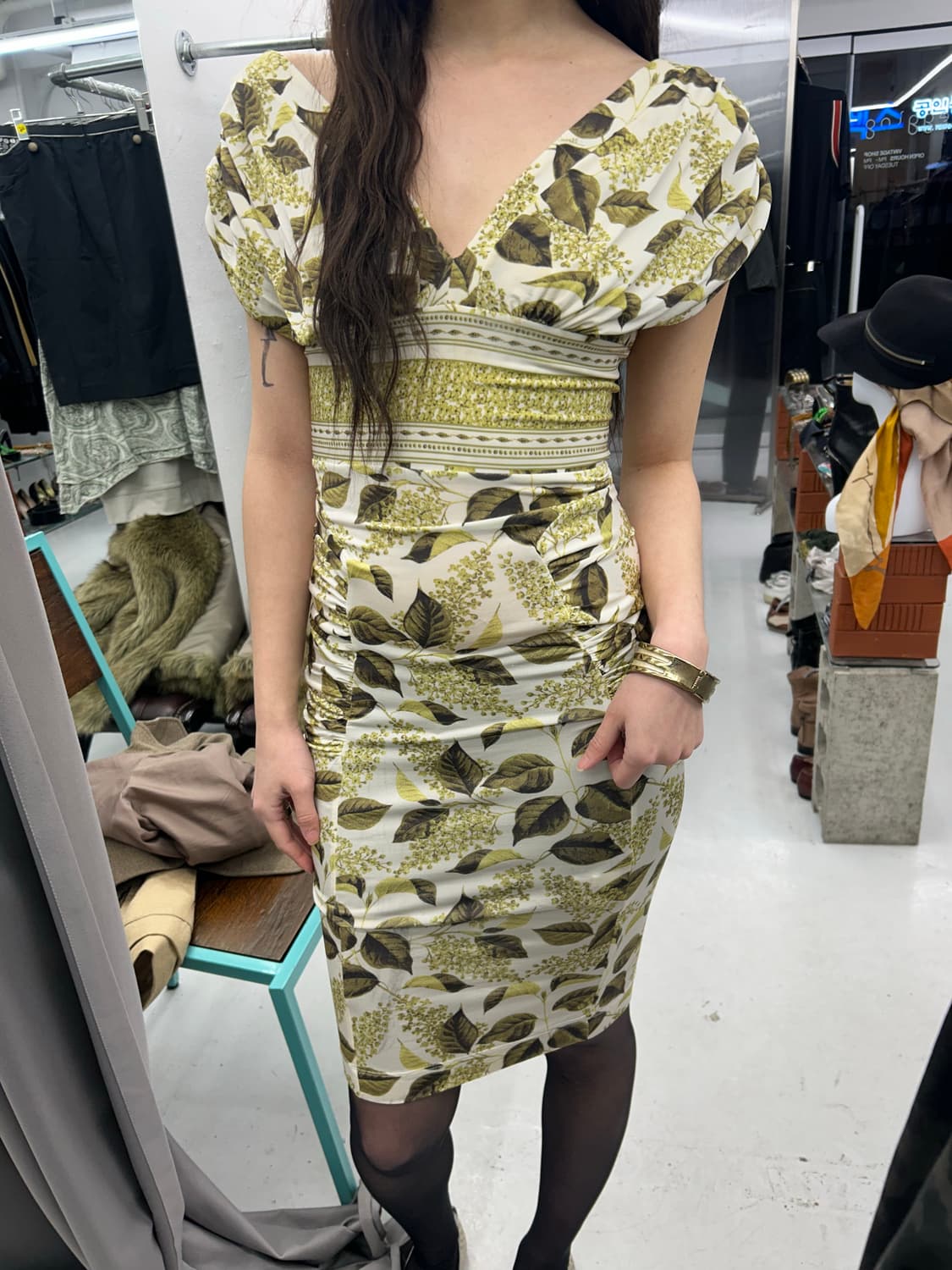 저스트까발리 보태니컬 패턴 브이넥 드레스 상품이미지1