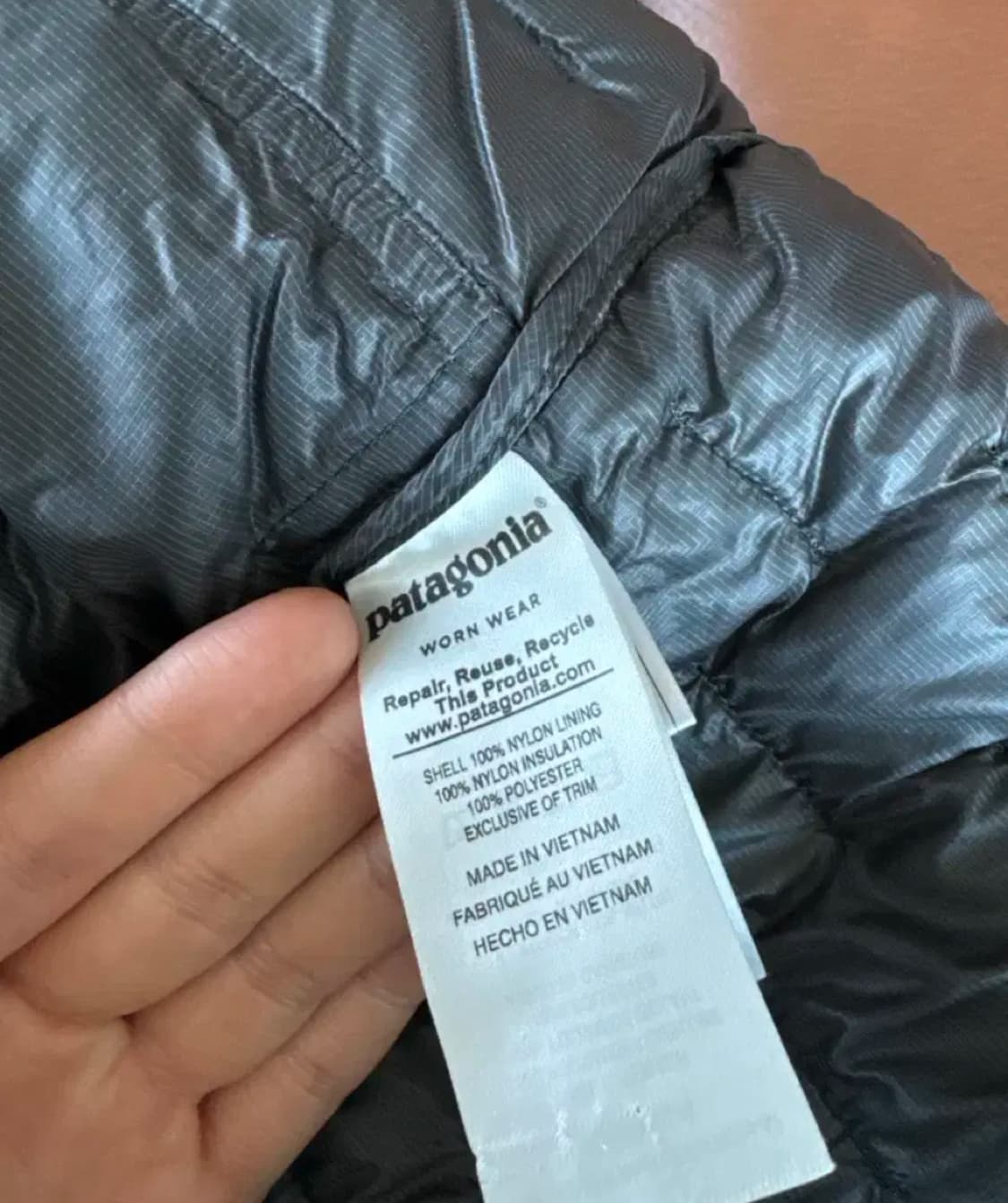 파타고니아 마이크로 패딩 L 사이즈 그레이 색상  하자 없이 상태 좋아요 상품이미지2