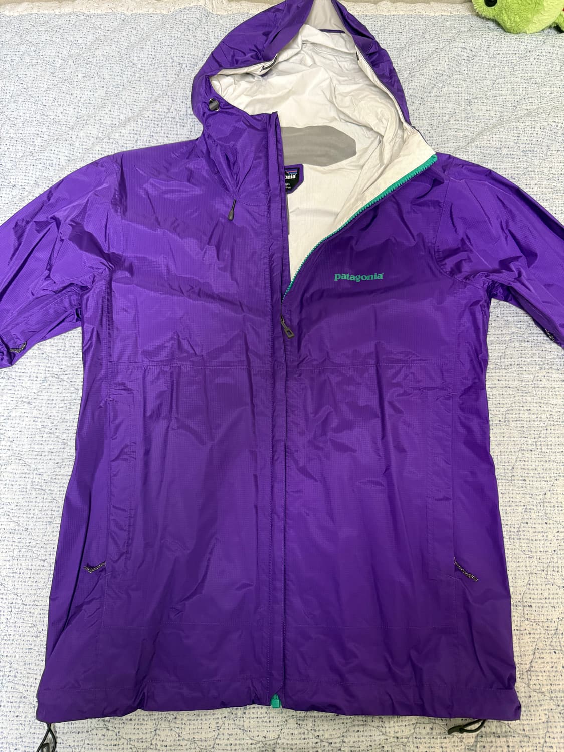 파타고니아 퍼플 바람막이 자켓 상품이미지1