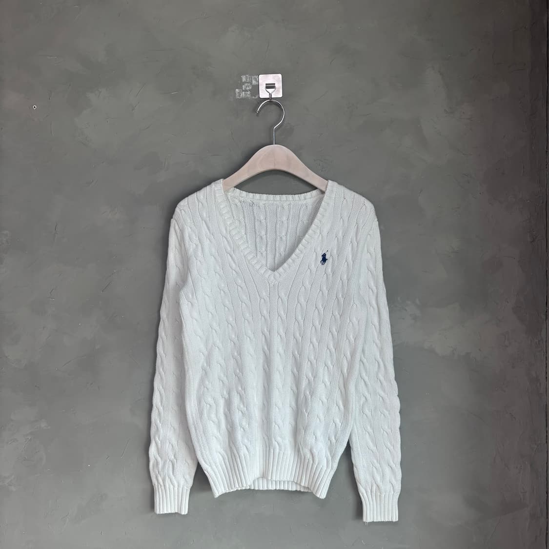 폴로 랄프로렌 꽈배기 브이넥 니트 화이트 상품이미지1