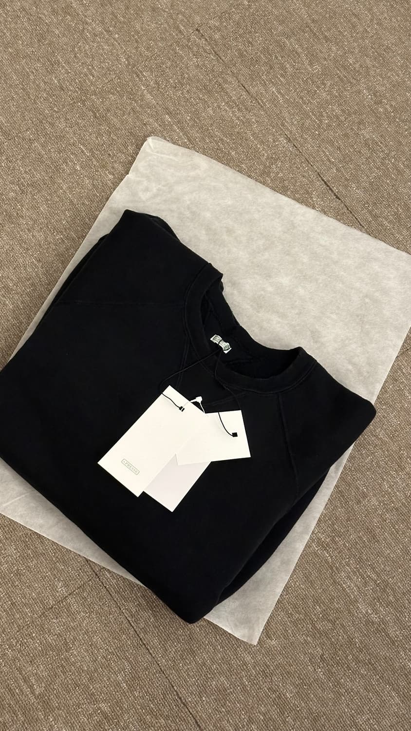 아프레쎄 빈티지 더블 브이 스웻 블랙 3 상품이미지2