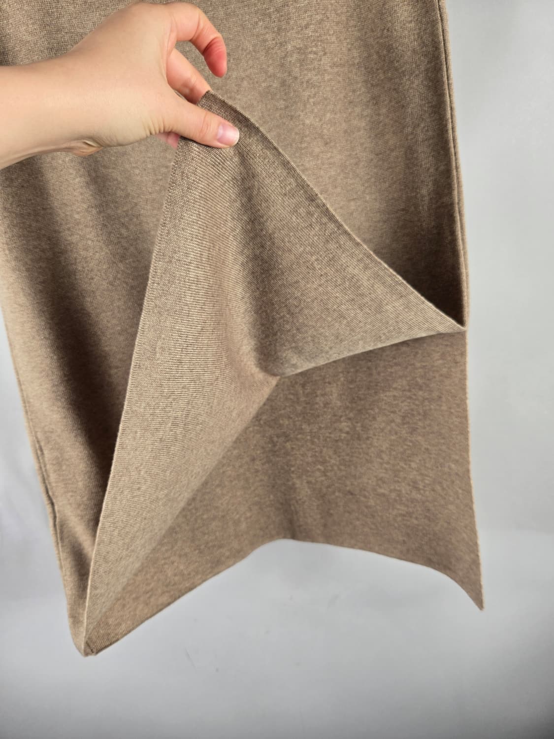 [무료배송]무신사스탠다드 L 여성 울 혼방 니트 롱 스커트 베이지 치마 상품이미지7