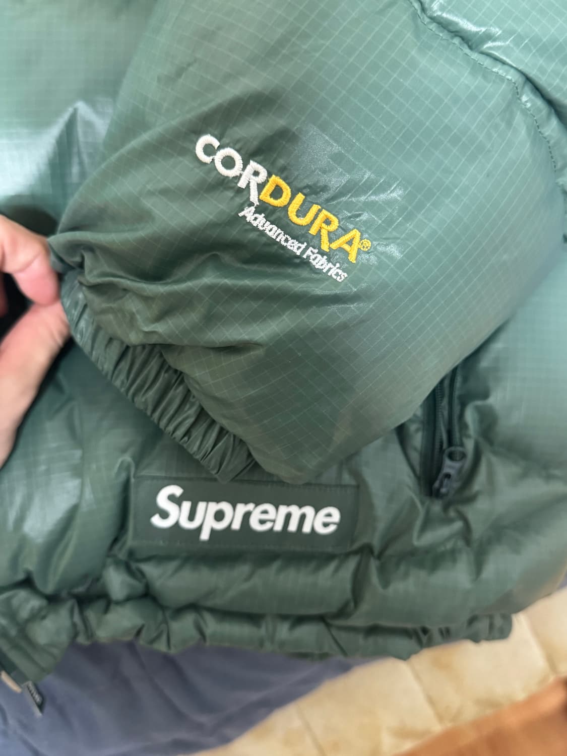 슈프림 리버시블 페더웨이트 다운 퍼퍼 자켓 올리브 - 22FW 상품이미지5