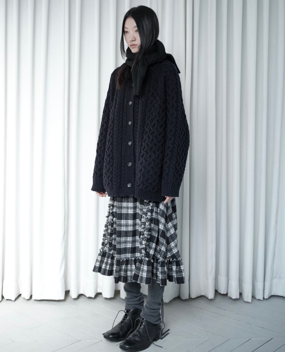 RUFFLE WOOL SKIRT - BLACK CHECK 상품이미지4