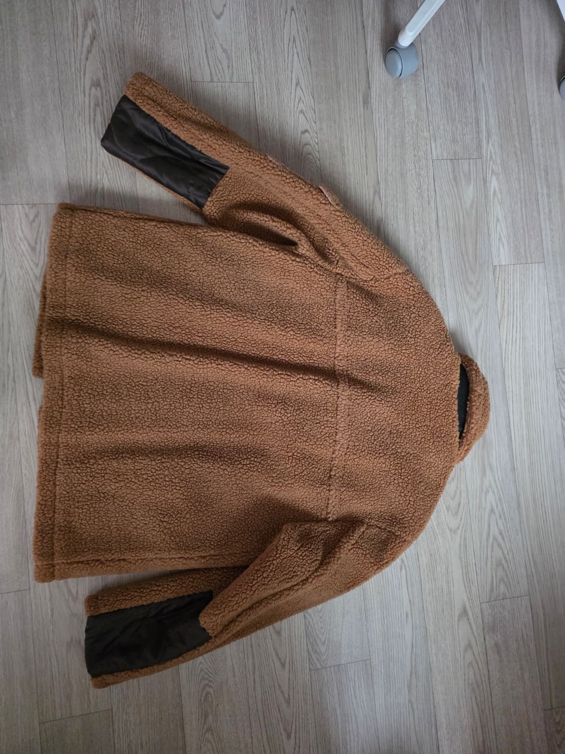 앤더슨벨 리차드 테디베어

뽀글이 자켓 M 상품이미지4