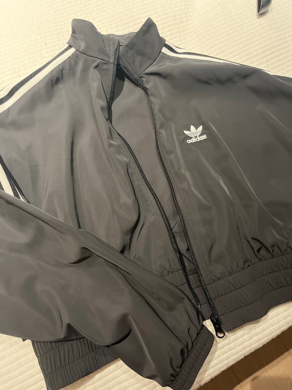 아디다스 키즈 크롭 바람막이 블랙 상품이미지1