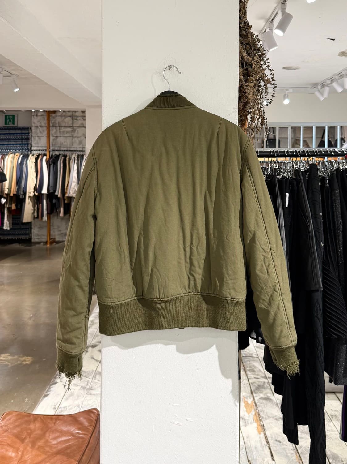 r13 카키 서플러스 디스트로이드 MA-1 봄버 자켓 상품이미지6