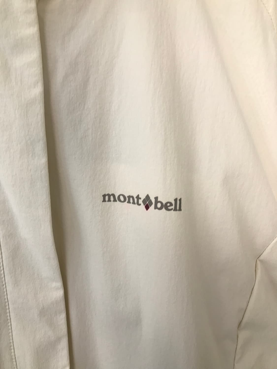 몽벨 자수로고 화이트 바람막이 자켓  상품이미지4