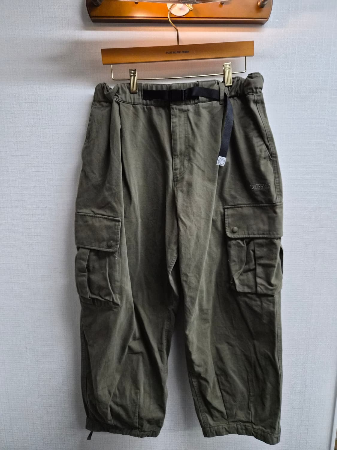 L) OUTDOOR 아웃도어 벨티드 오버핏 카고팬츠 팝니다 상품이미지1