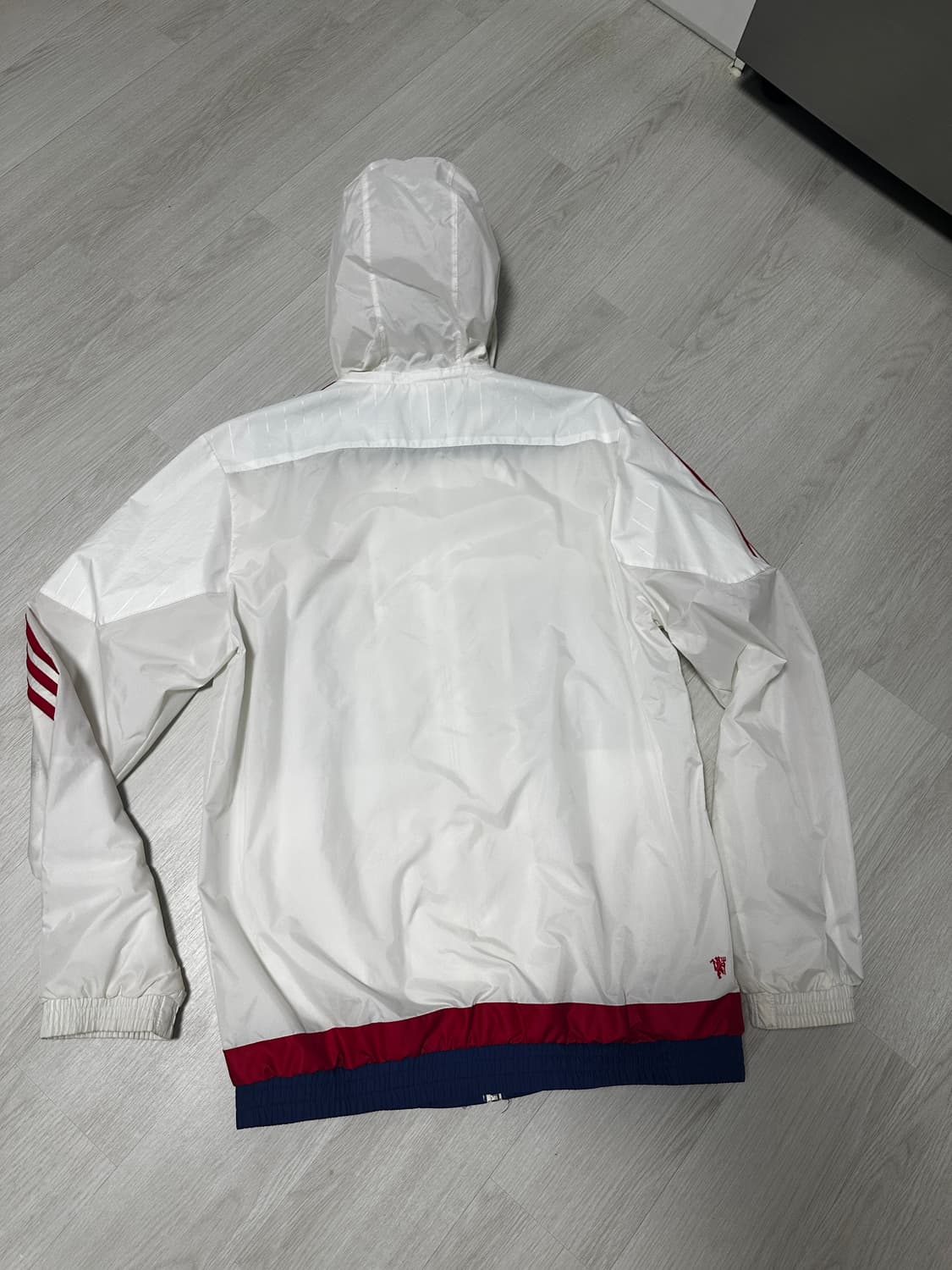 아디다스 맨유 바람막이 상품이미지4