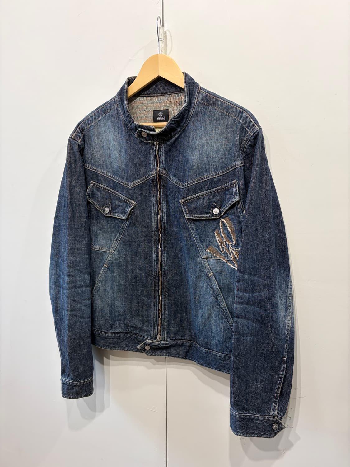 베르사체 웨스턴 트러커 데님 자켓 상품이미지2
