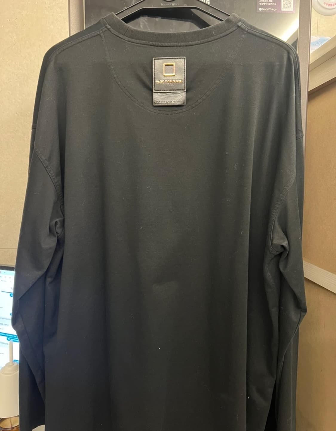 우영미 레더 패치 스웨트셔츠 블랙 - 24SS 상품이미지1