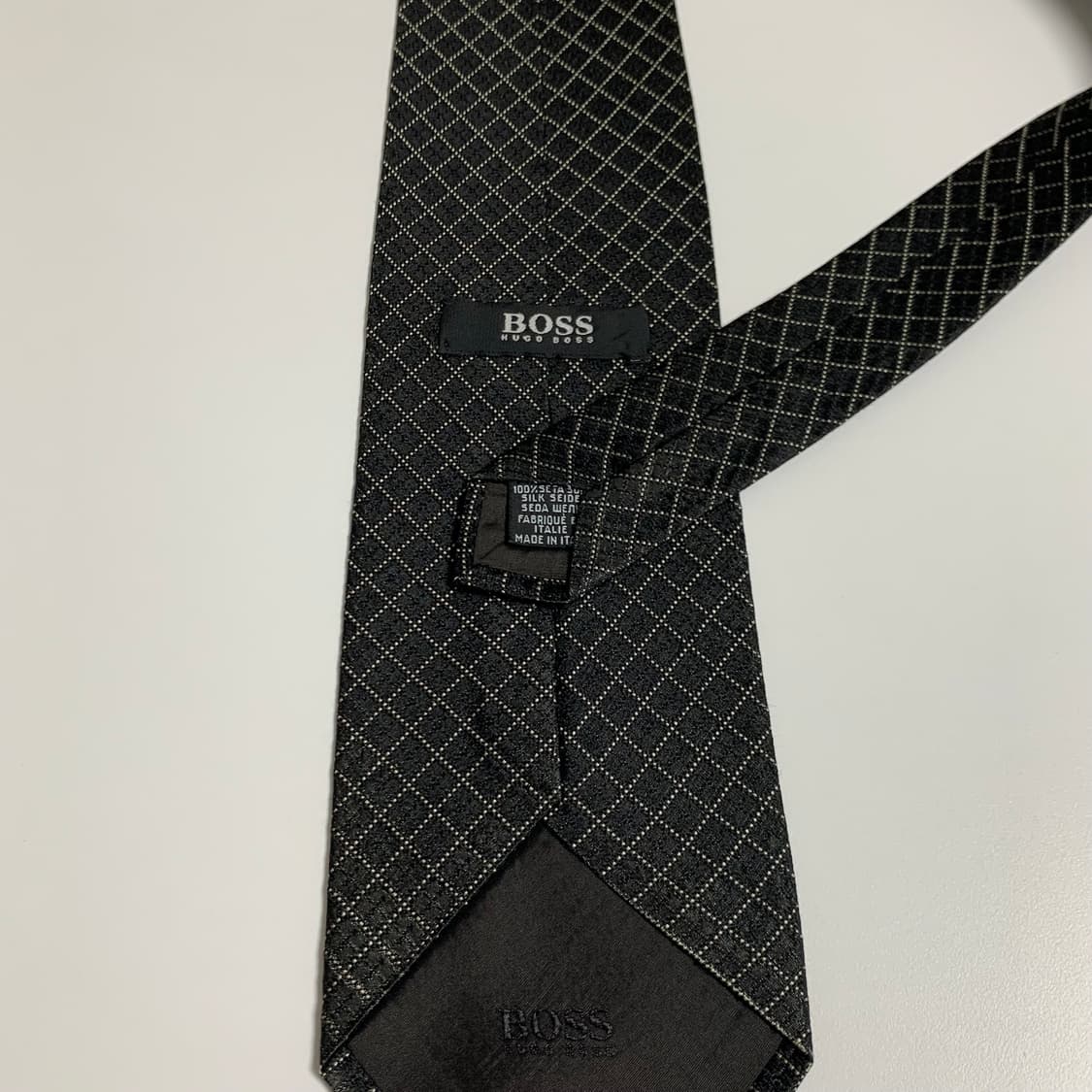 휴고보스(HUGO BOSS) 명품 블랙컬러 체크넥타이 100실크 A등급 상품이미지6