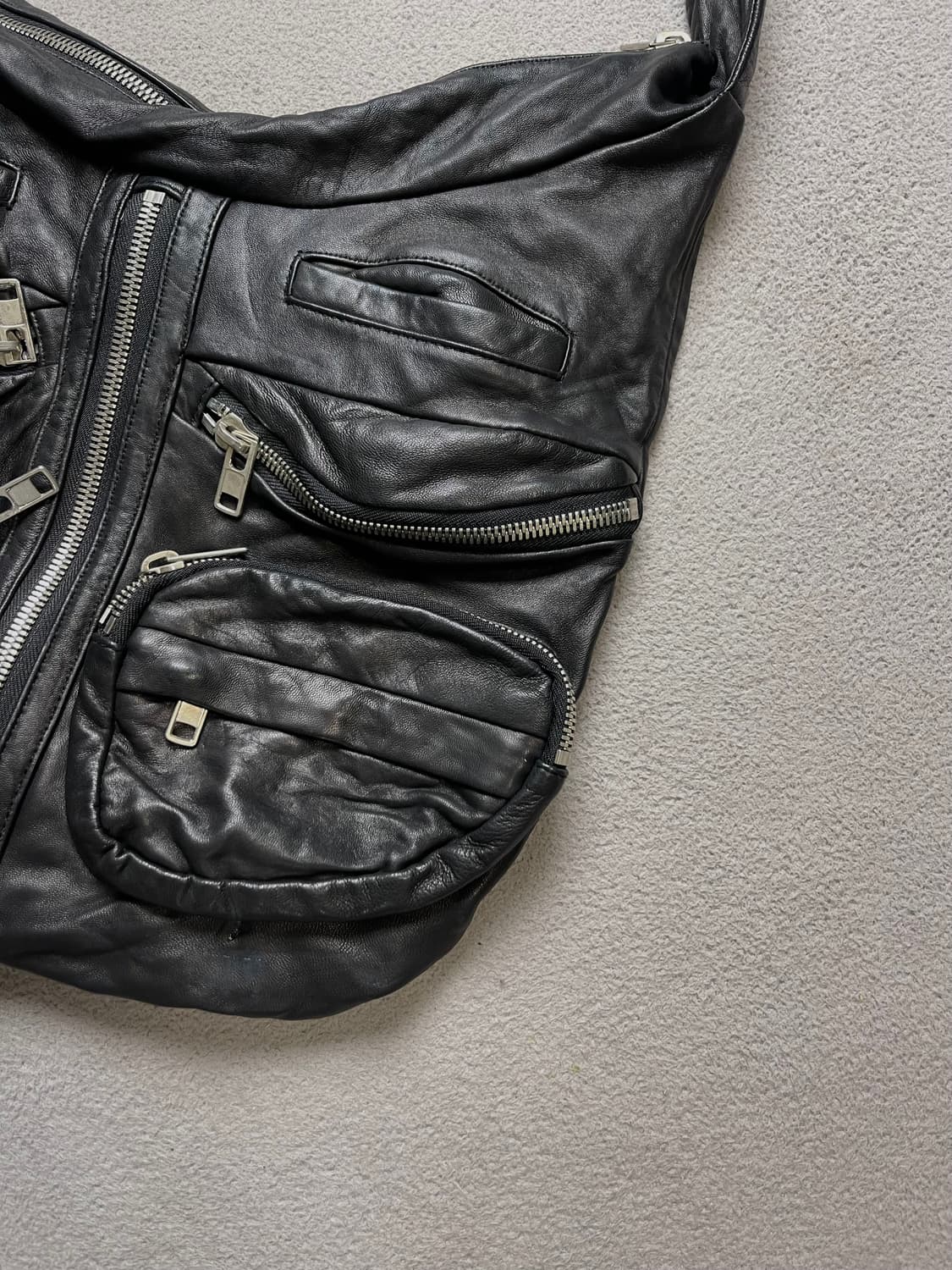 ELI JADE 양가죽 크로스백- 호보백 상품이미지6