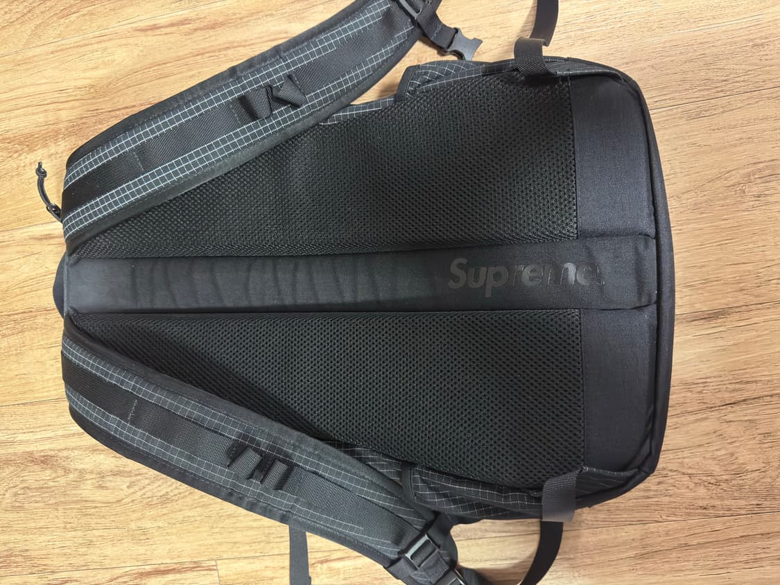 슈프림 24ss백팩 상품이미지3