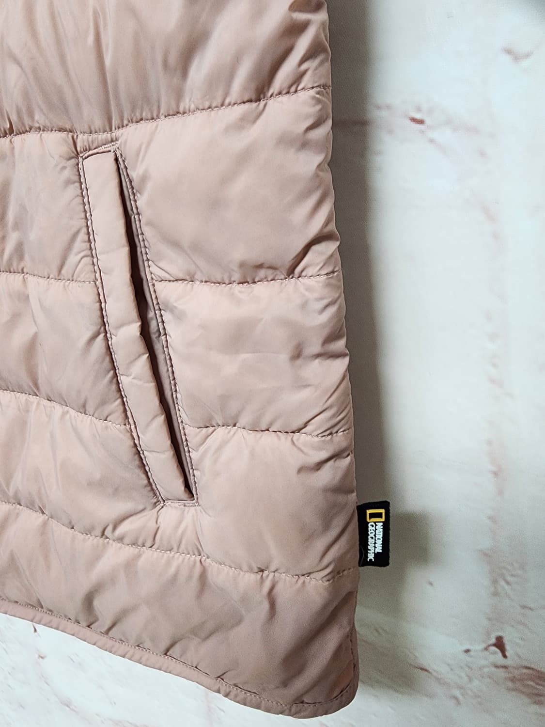 내셔널지오그래픽 핑크색 패딩 조끼 상품이미지7