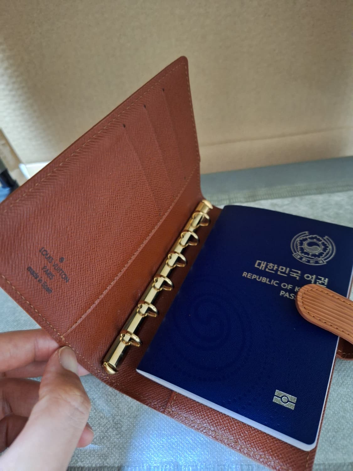 루이비통 예삐 아젠다 판매합니다 상품이미지3