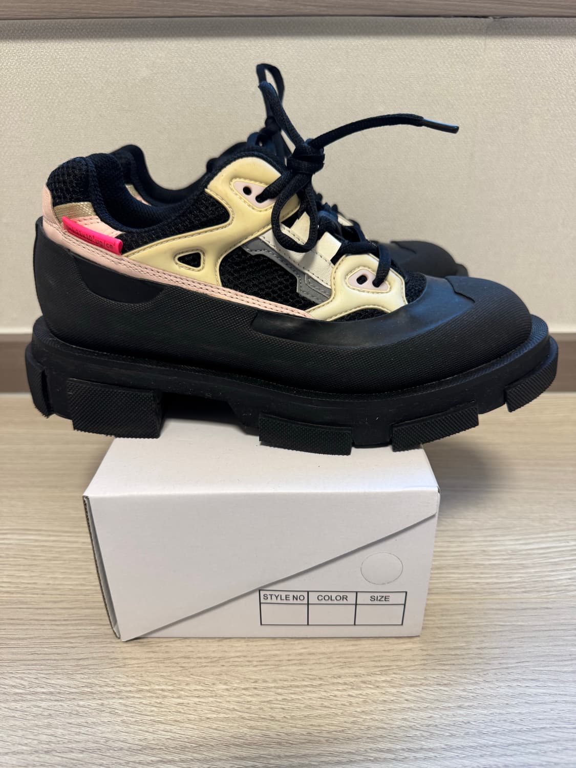 both(보스) 가오 러너 스니커즈 38 사이즈 판매합니다 상품이미지4