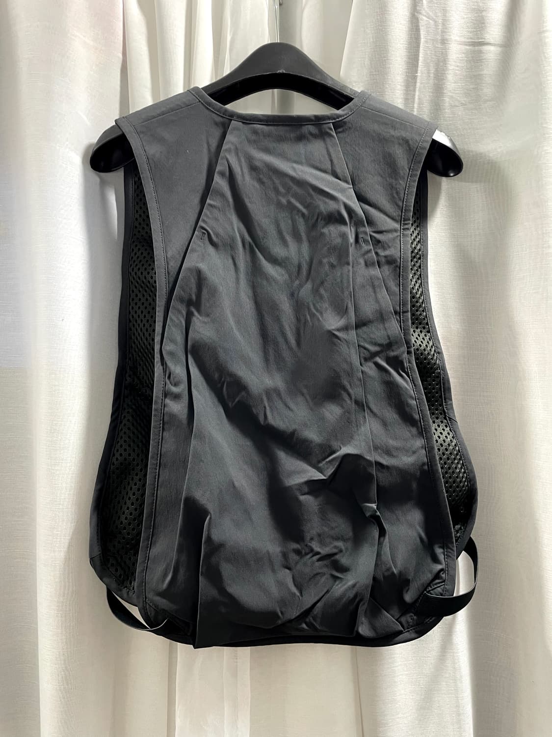 유니클로U/ 유틸리티 베스트 다크그레이/ S 상품이미지7