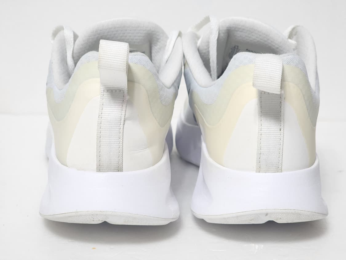 나이키 화이트 경량 러닝화 스니커즈 상품이미지4