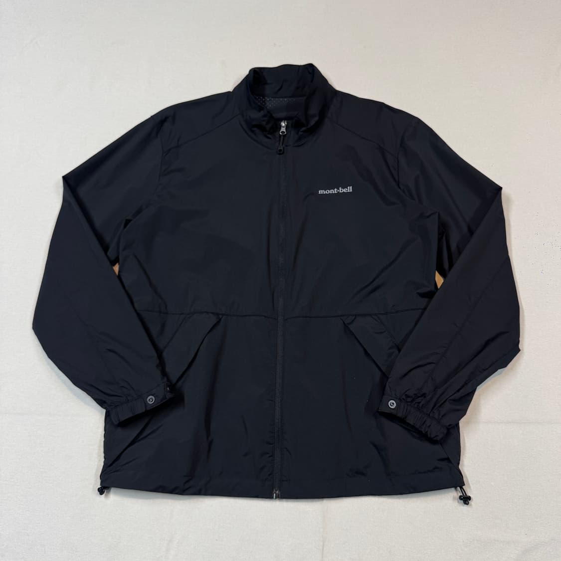 L) 몽벨 바람막이 블랙 얇은 두께감 상품이미지1