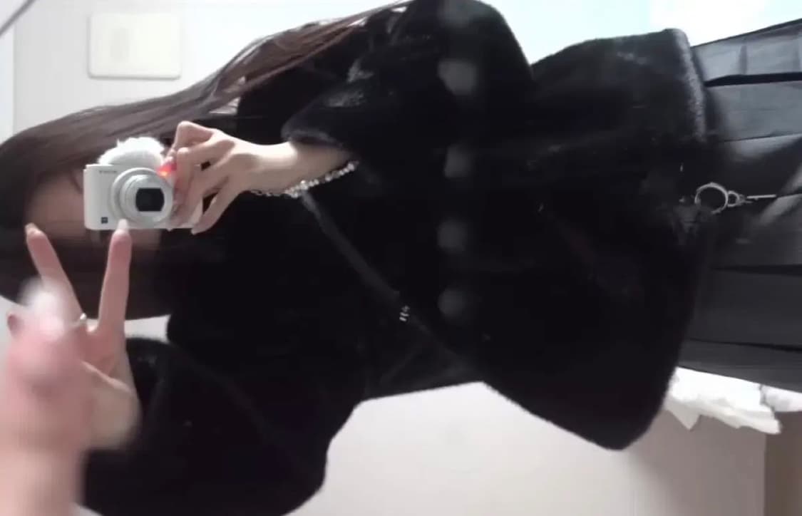 (새상품급) 엘리오티 퍼자켓 블랙 윤비누 착용 상품이미지3