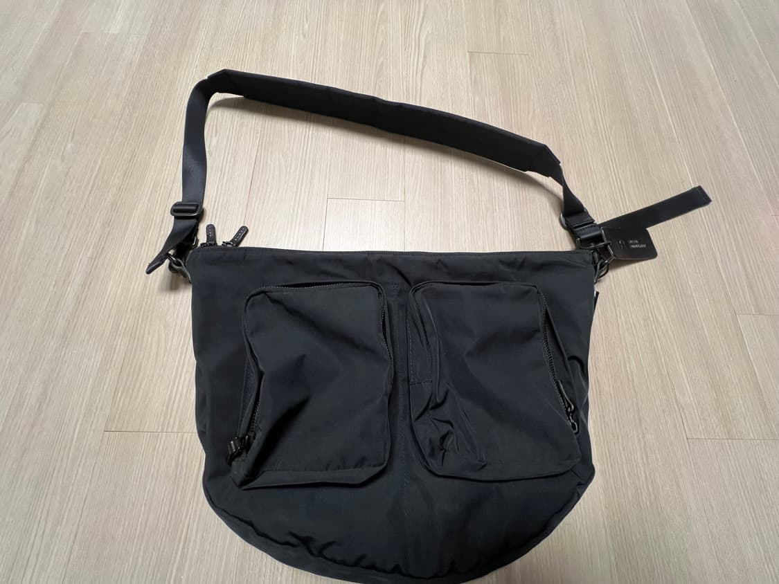 아미아칼바 크로스백 상품이미지2