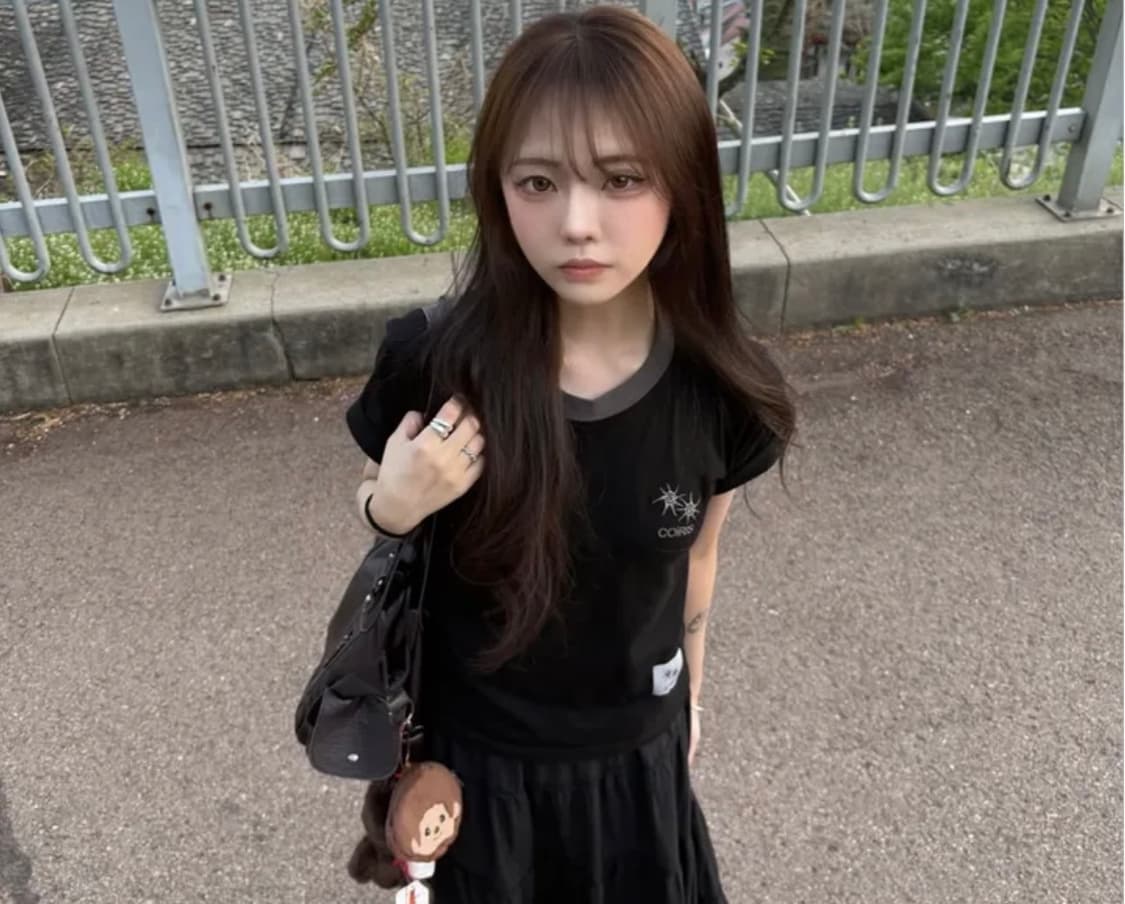 코이리스 반팔 티셔츠 로라 스몰 로고 배색 반팔티 상품이미지2