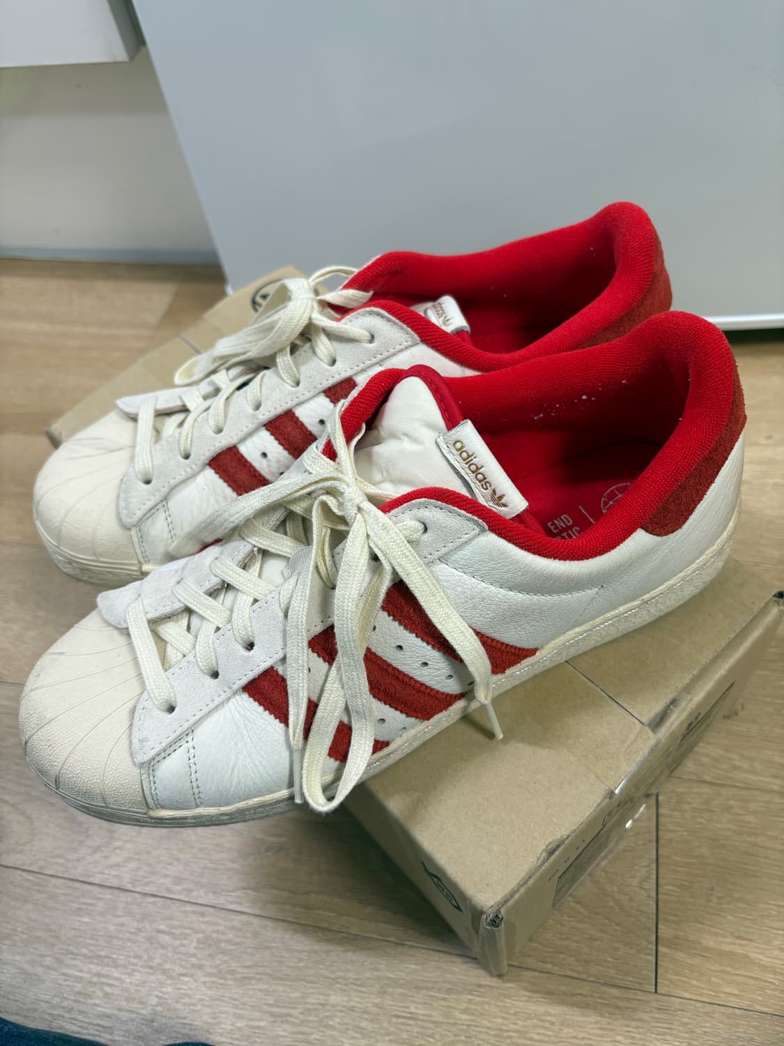 아디다스 슈퍼스타 82 레드 280사이즈 상품이미지3